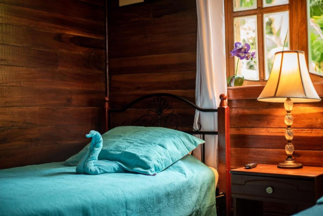 Hotel Tierra Verde Bed And Breakfast Bocas del Toro Extérieur photo