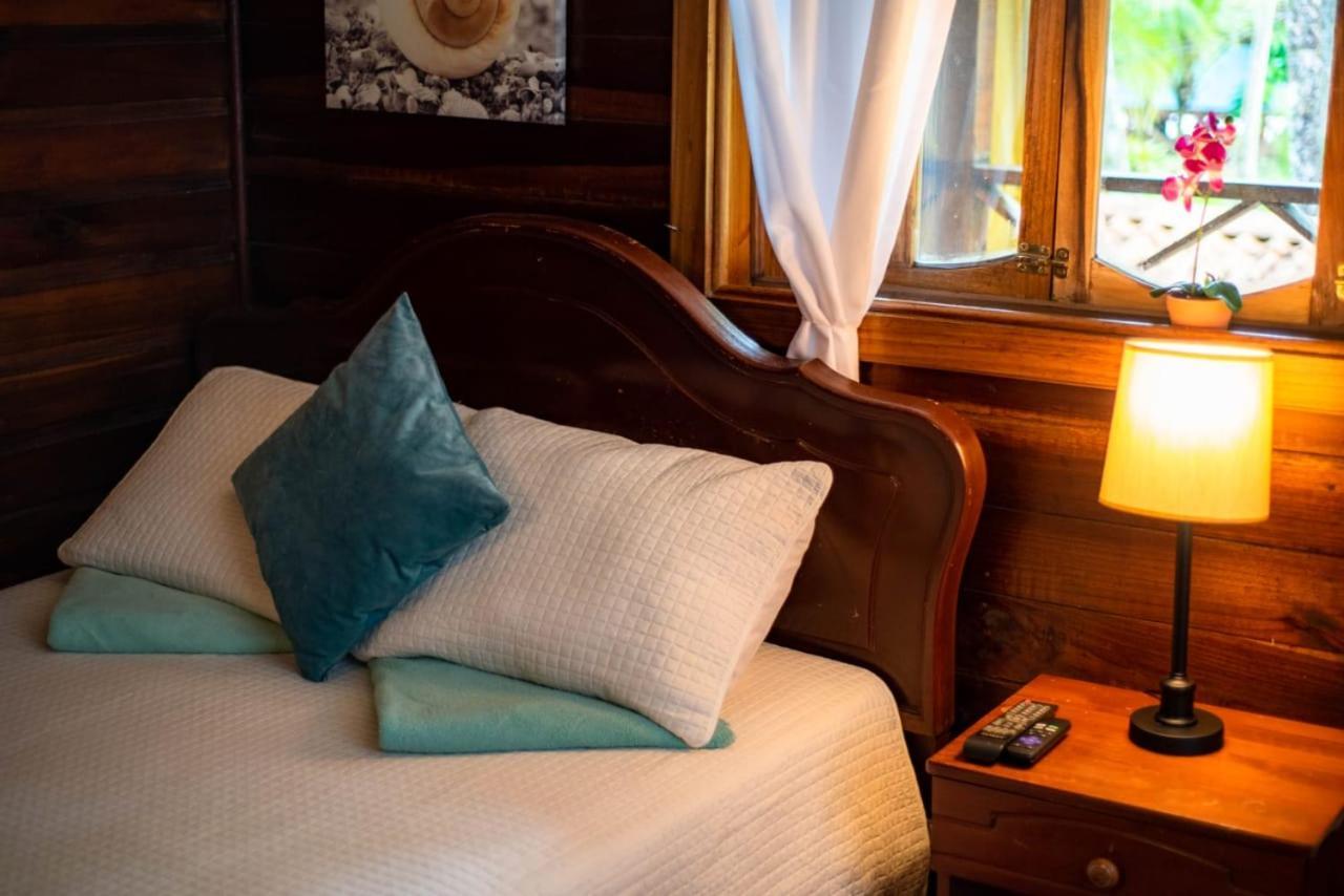 Hotel Tierra Verde Bed And Breakfast Bocas del Toro Extérieur photo
